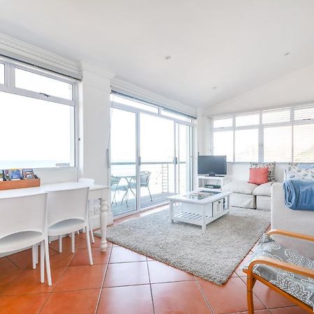 Oceanfront Penthouse Apartment Muizenberg Bagian luar foto